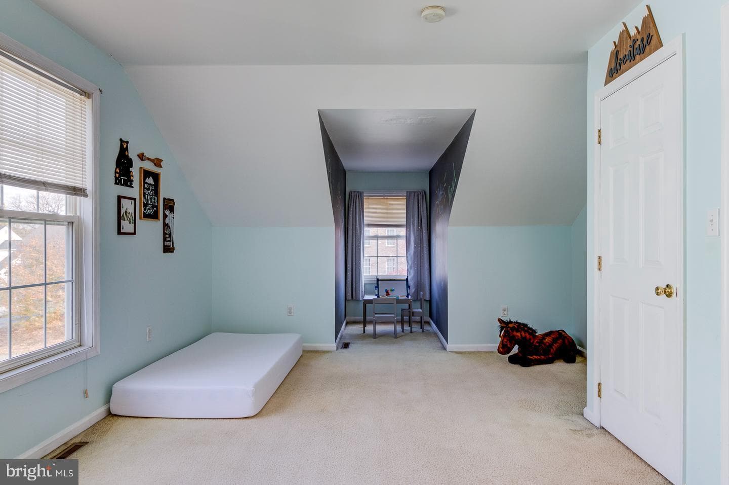 9 Deerpath Court photo 31