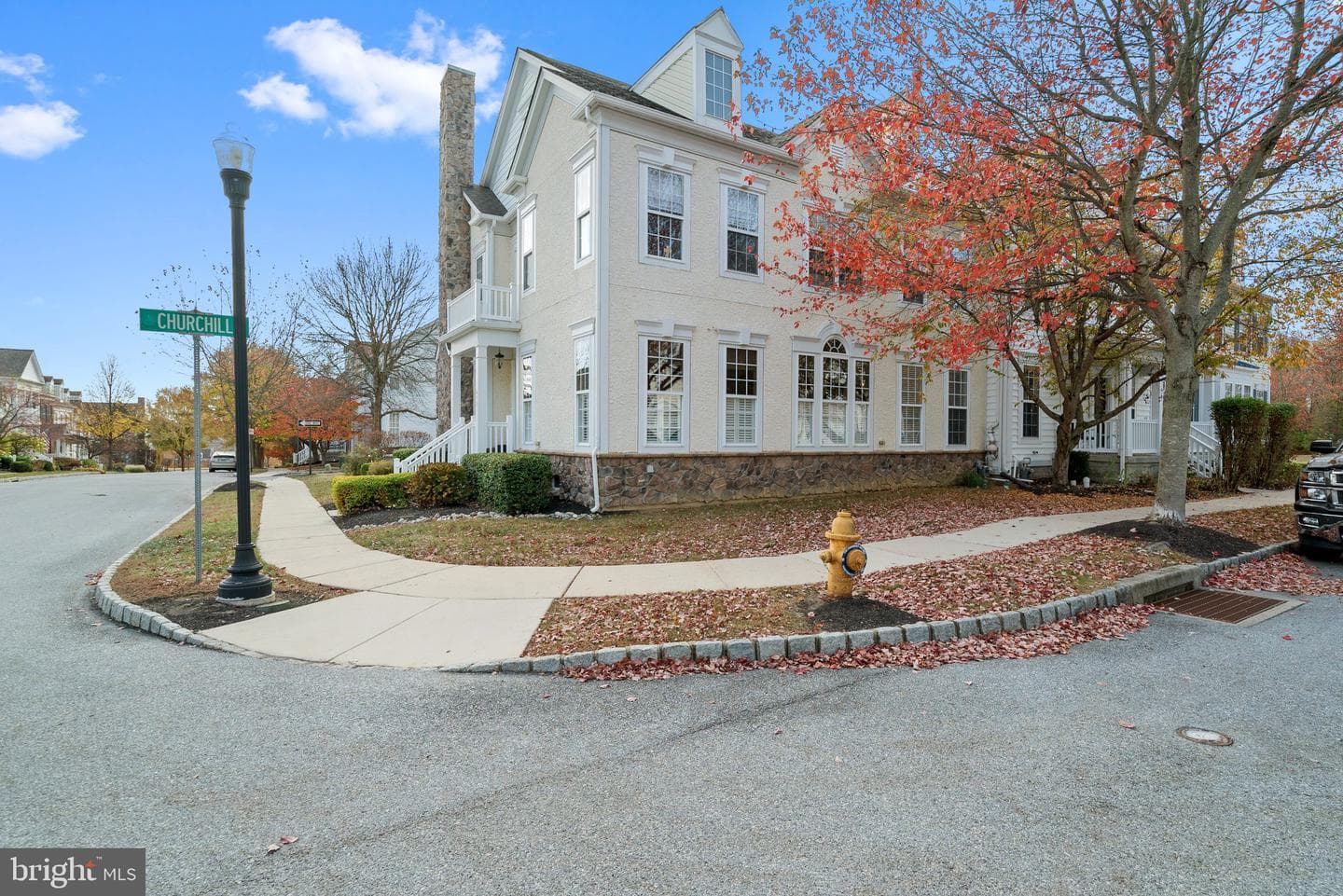 673 Churchill Road photo 2