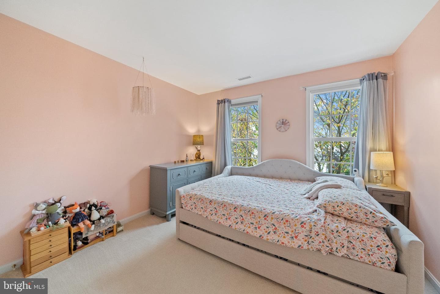 673 Churchill Road photo 32