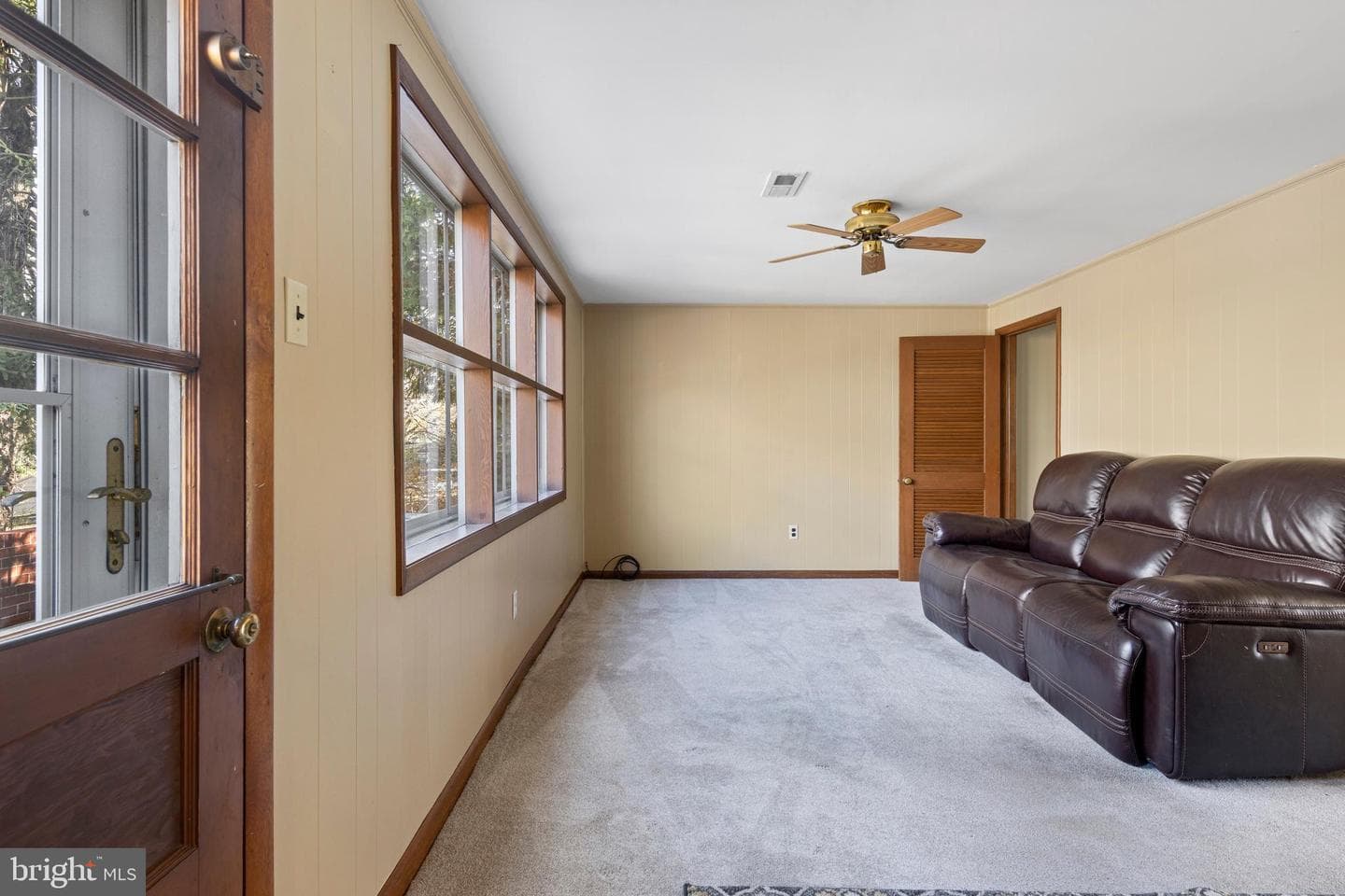 9 Doe Lane photo 37