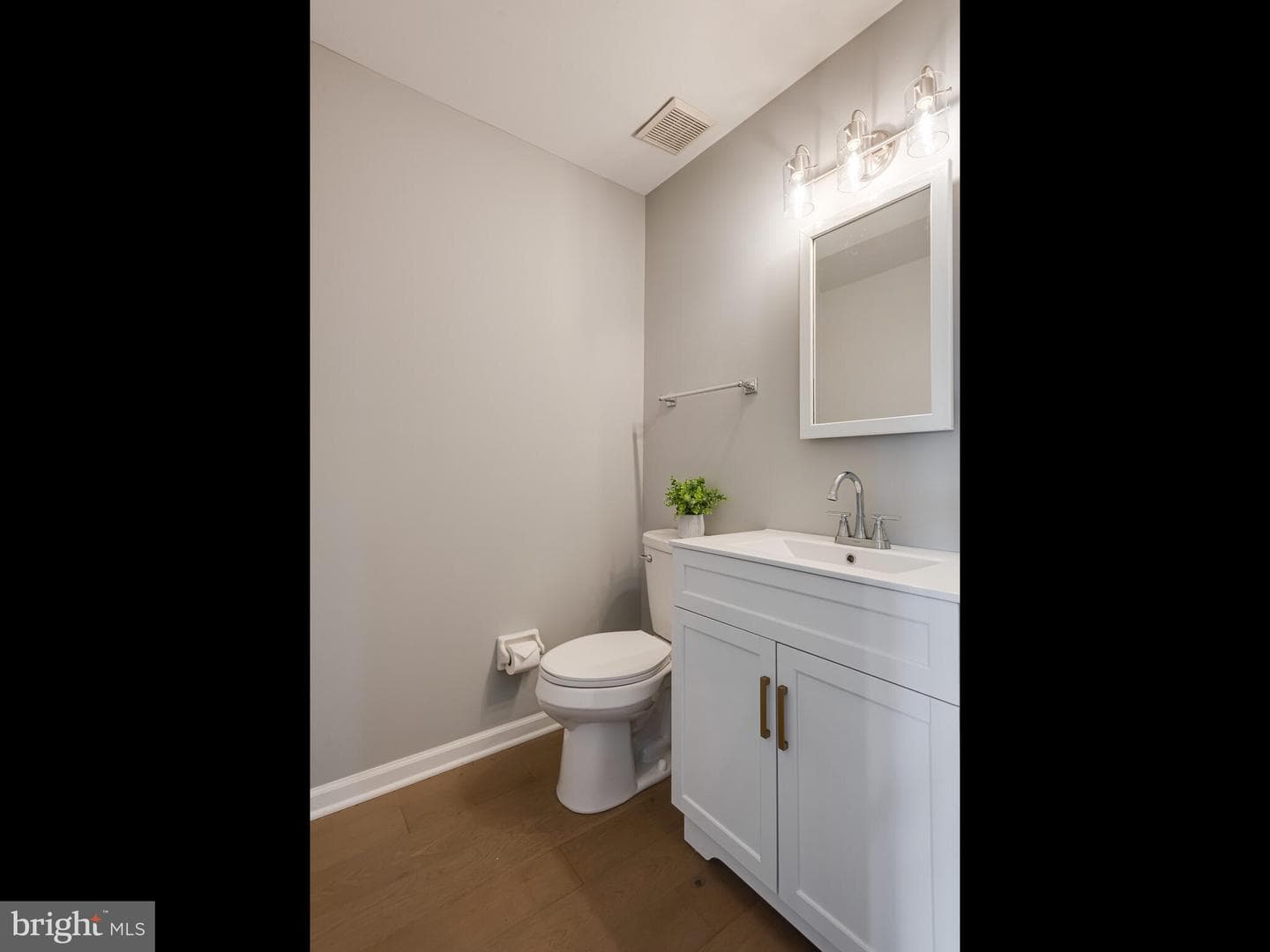 206 Towyn Court photo 13