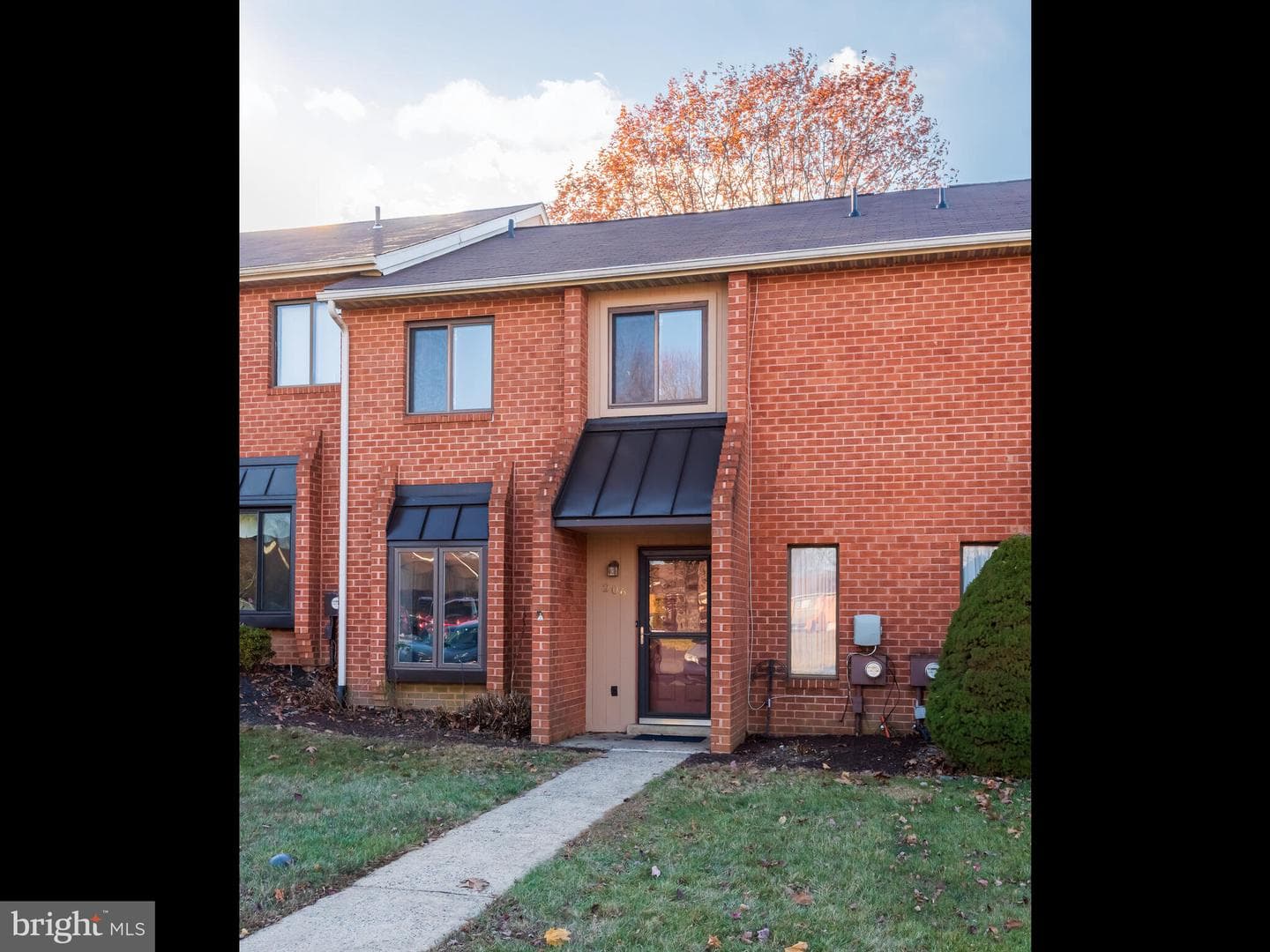 206 Towyn Court photo 35
