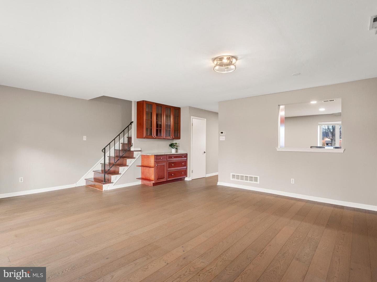 206 Towyn Court photo 8