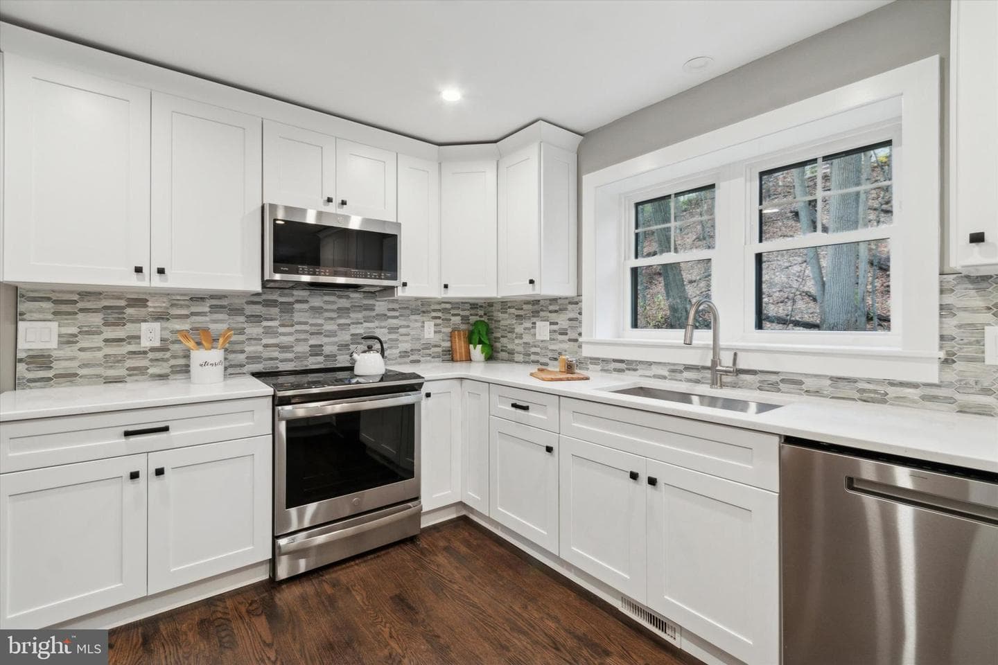 55 Bodine Road photo 11