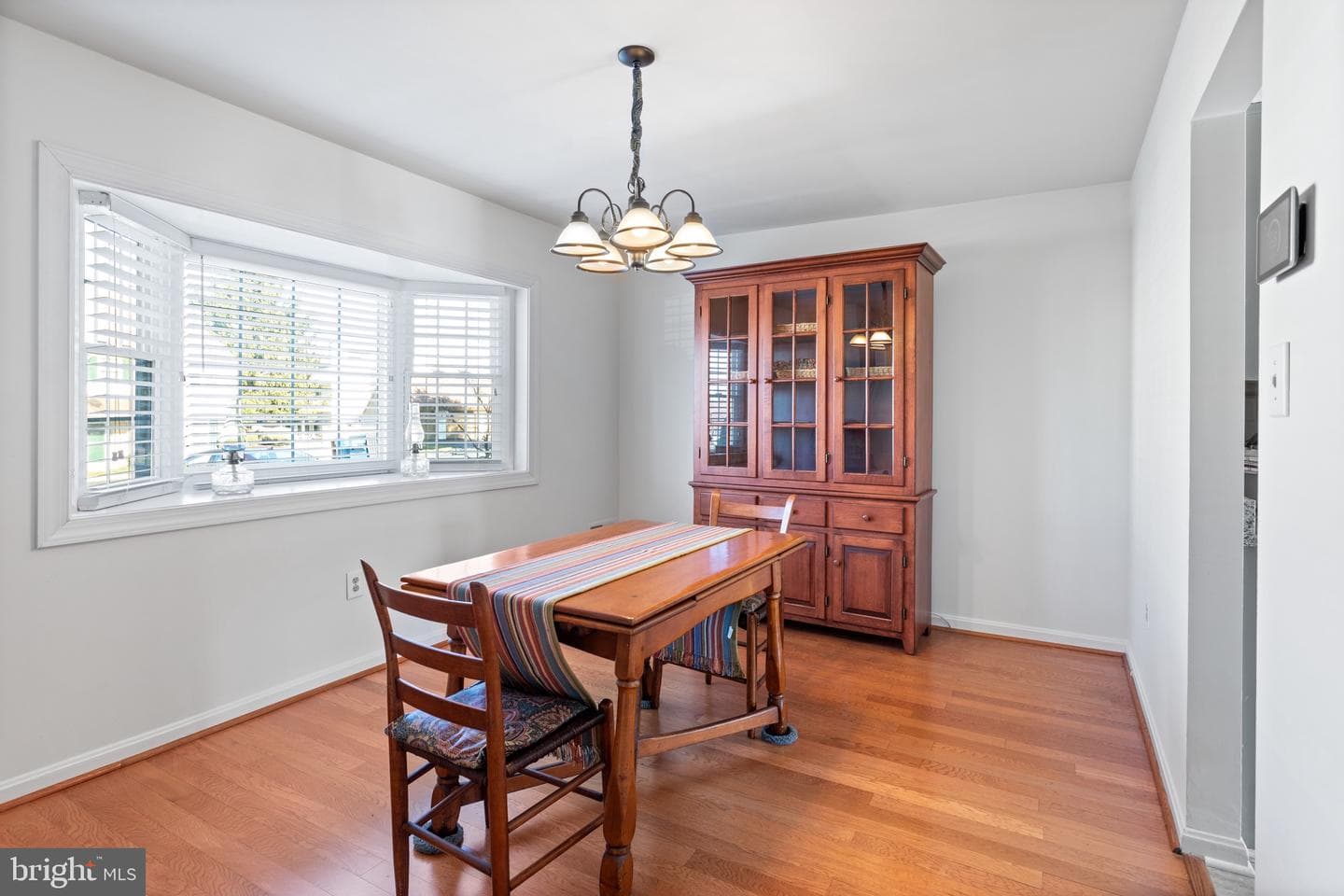 155 Westridge Pl S photo 3