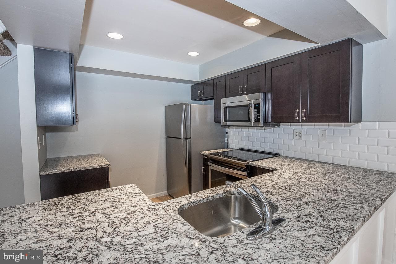 523 Washington Place #23 photo 14