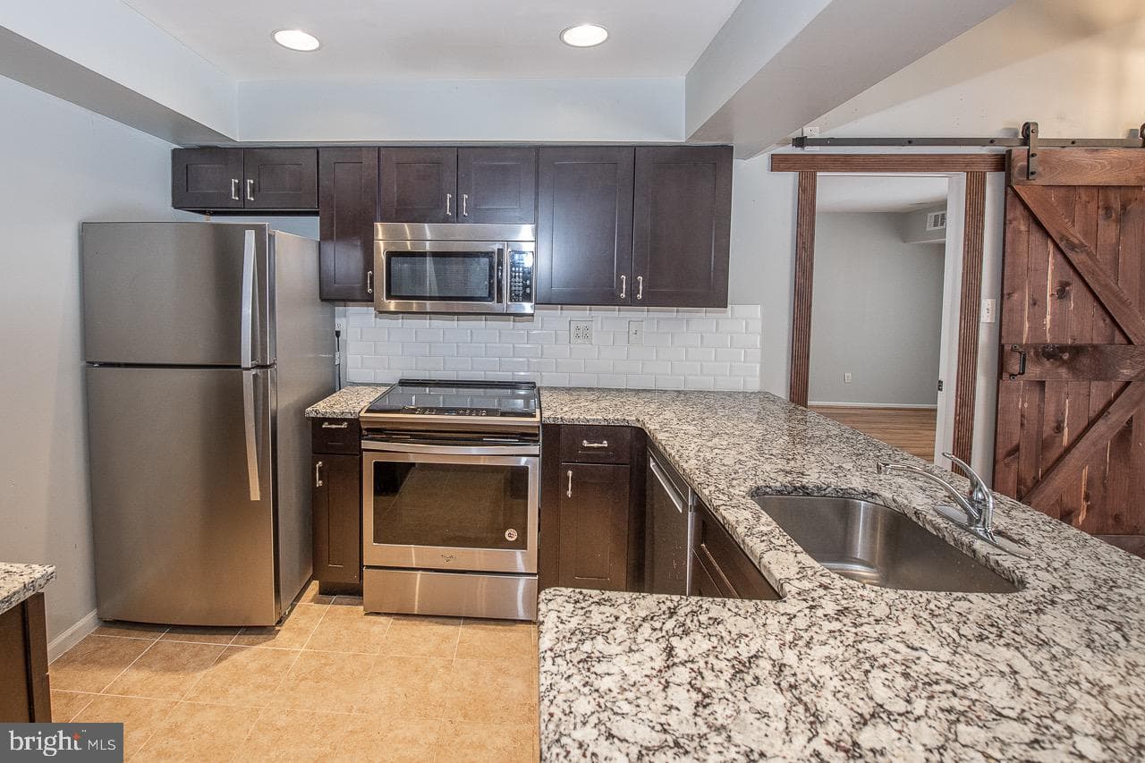 523 Washington Place #23 photo 16