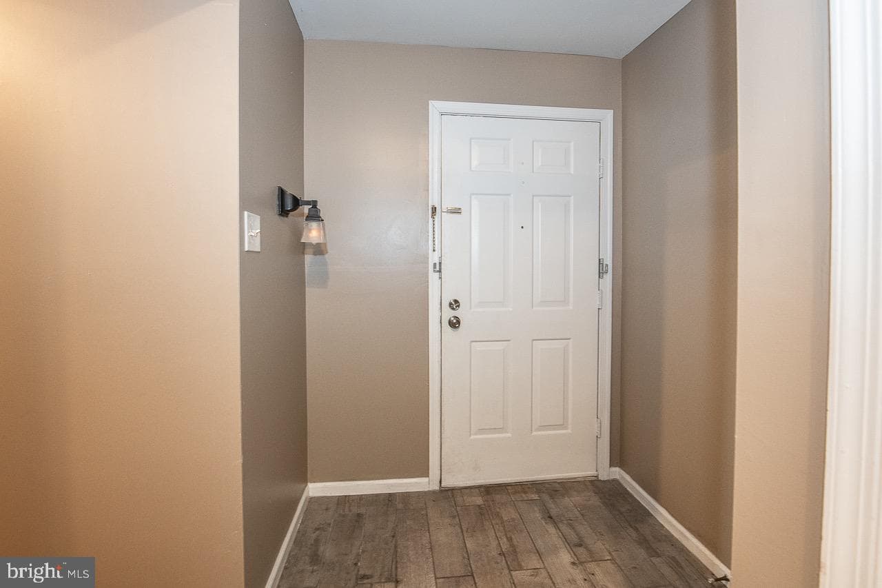 523 Washington Place #23 photo 4