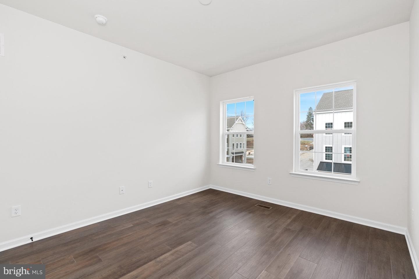 46 Pointe Place photo 10