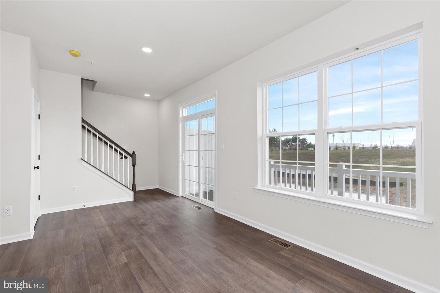 46 Pointe Place photo 15
