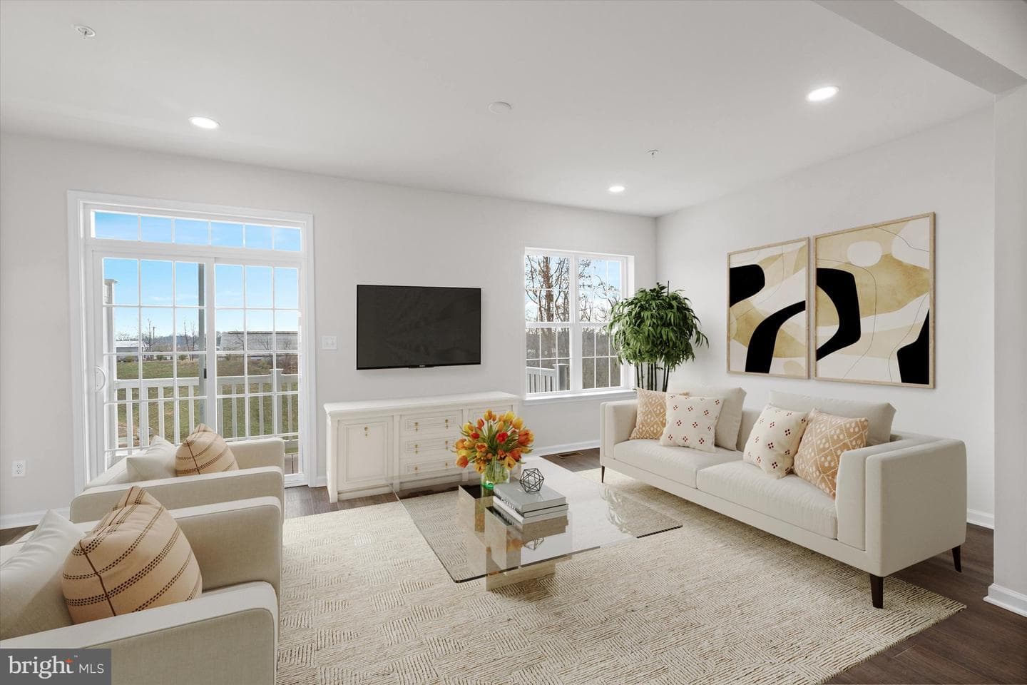 46 Pointe Place photo 3