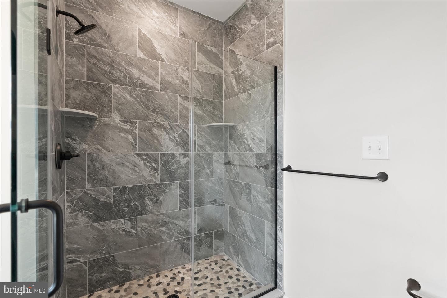 46 Pointe Place photo 8