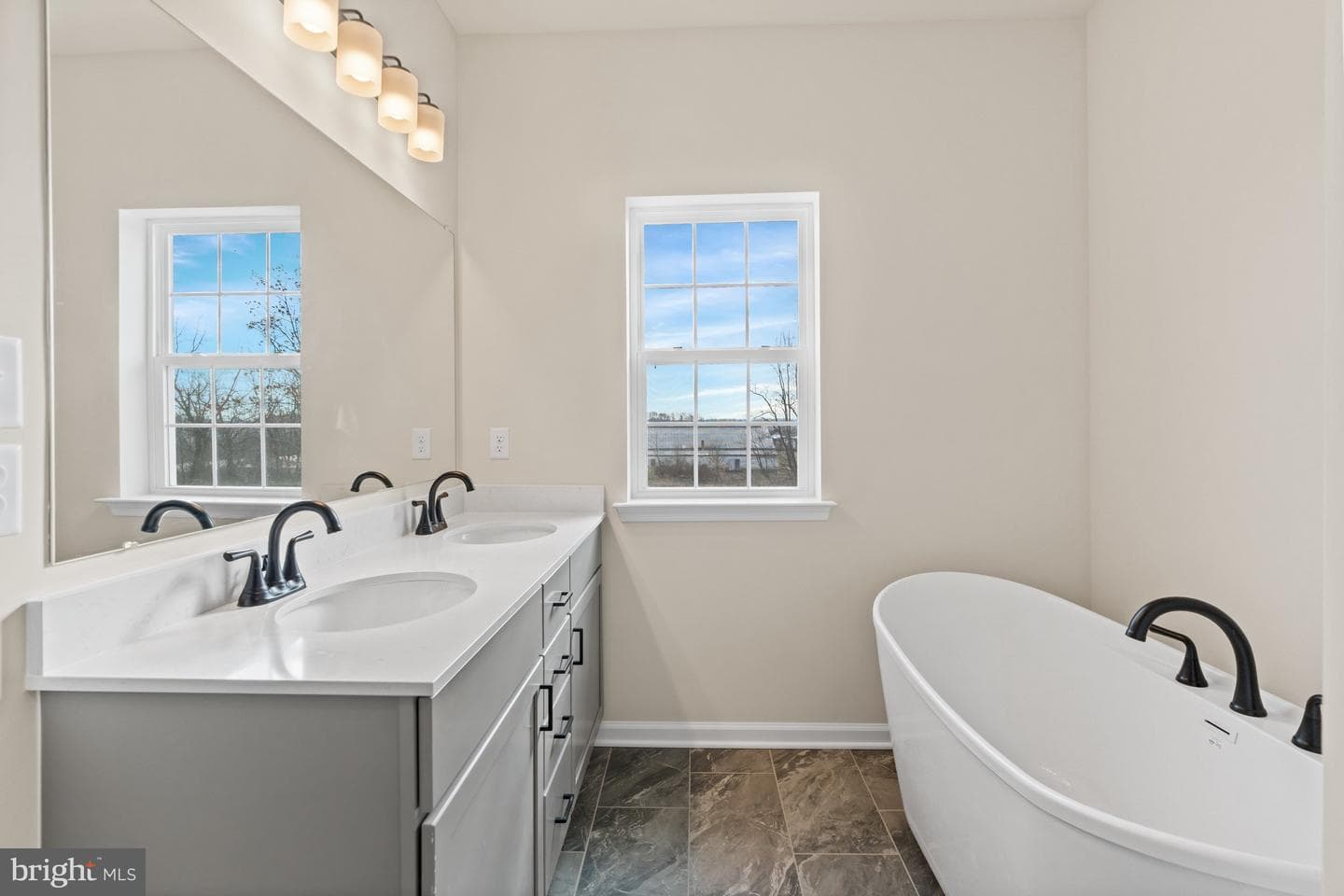46 Pointe Place photo 9