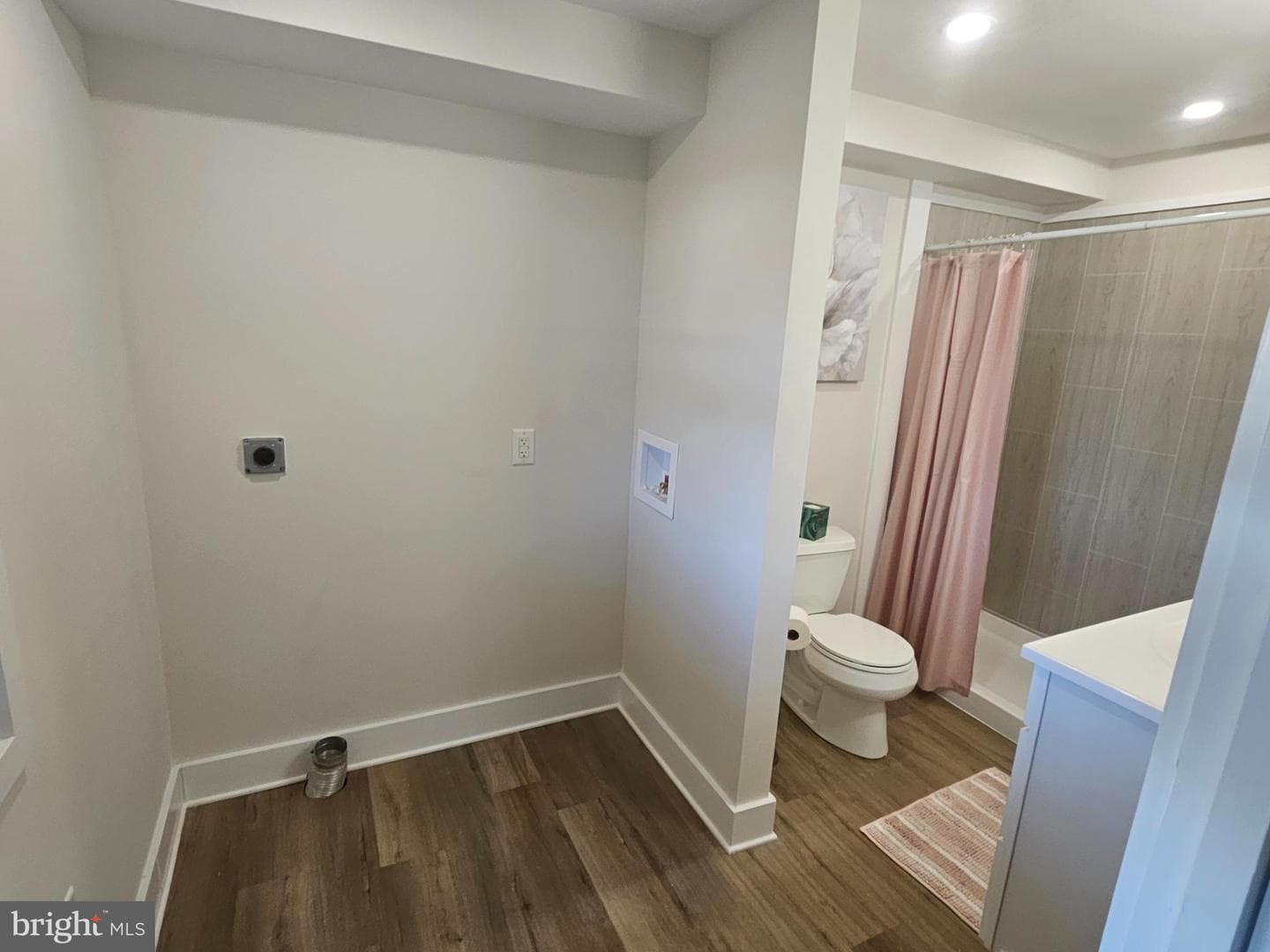 917 Woodlawn Avenue photo 14