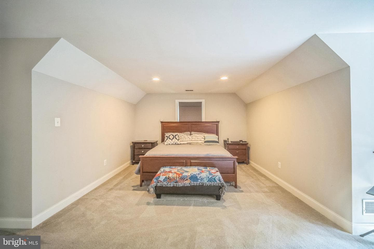 1160 N New Street photo 28