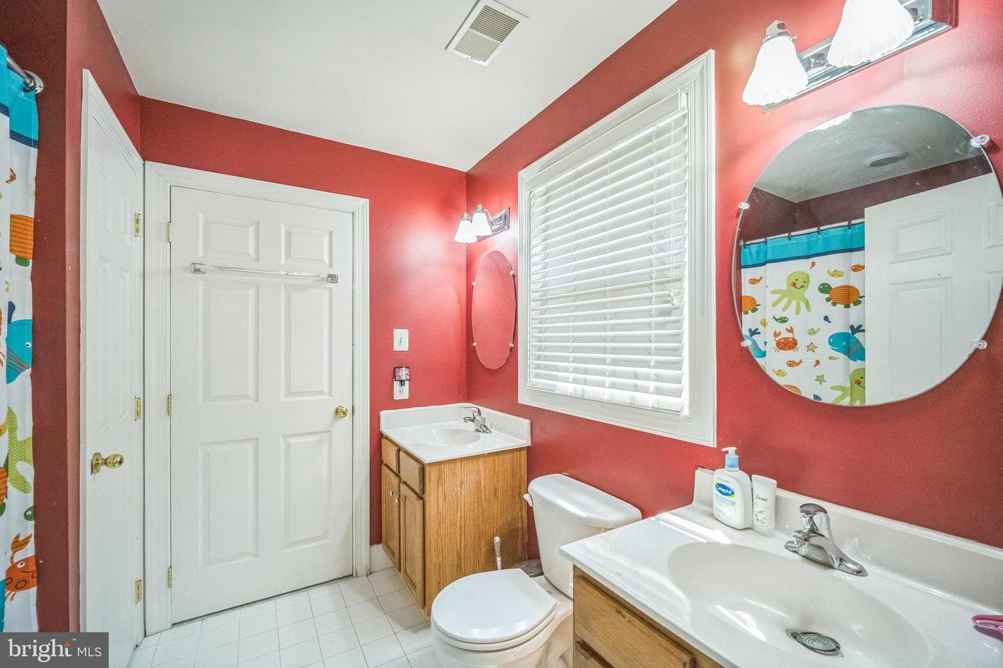 1160 N New Street photo 40