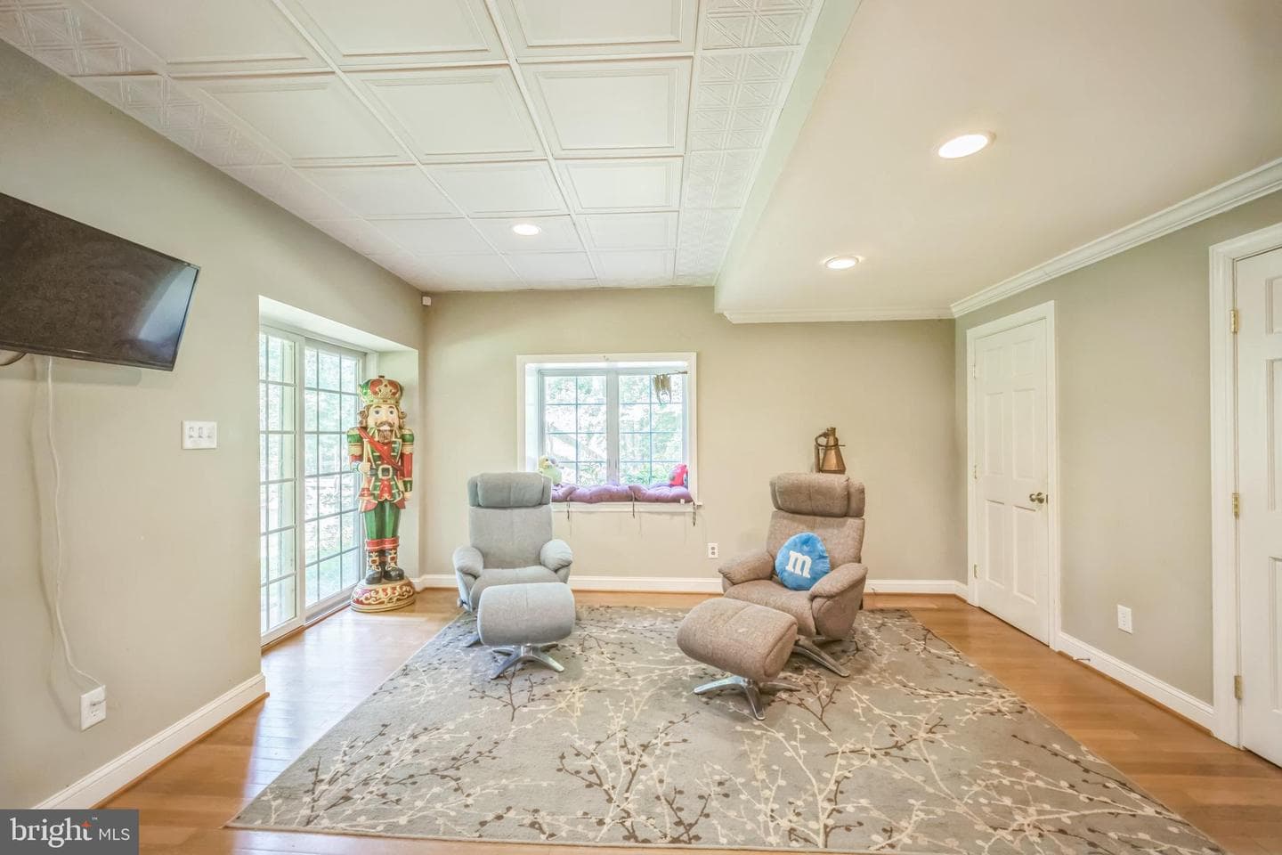 1160 N New Street photo 45