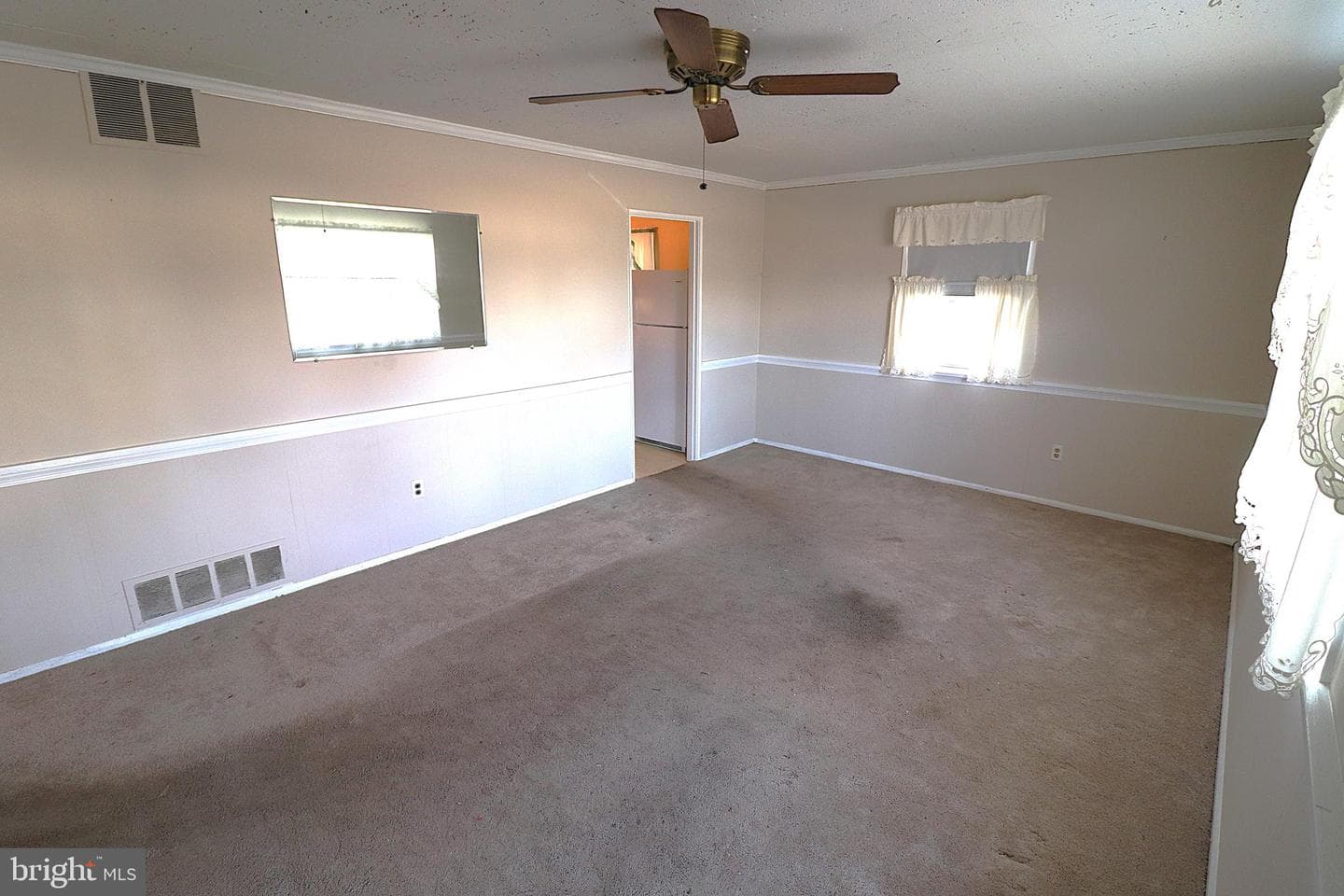 1221 Tyler Avenue photo 9