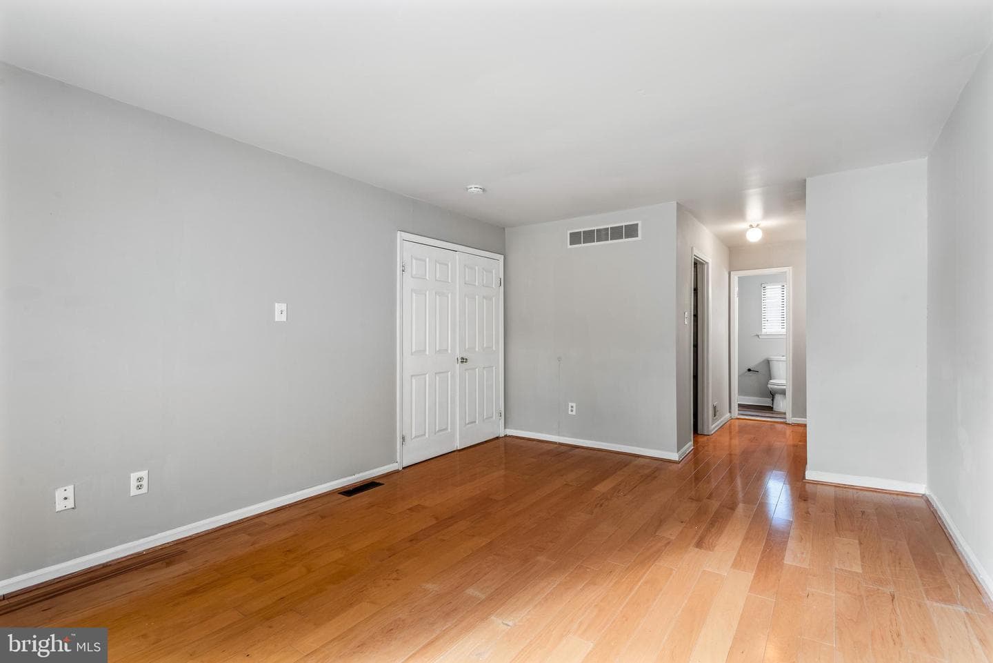 2 Stirling Court photo 18