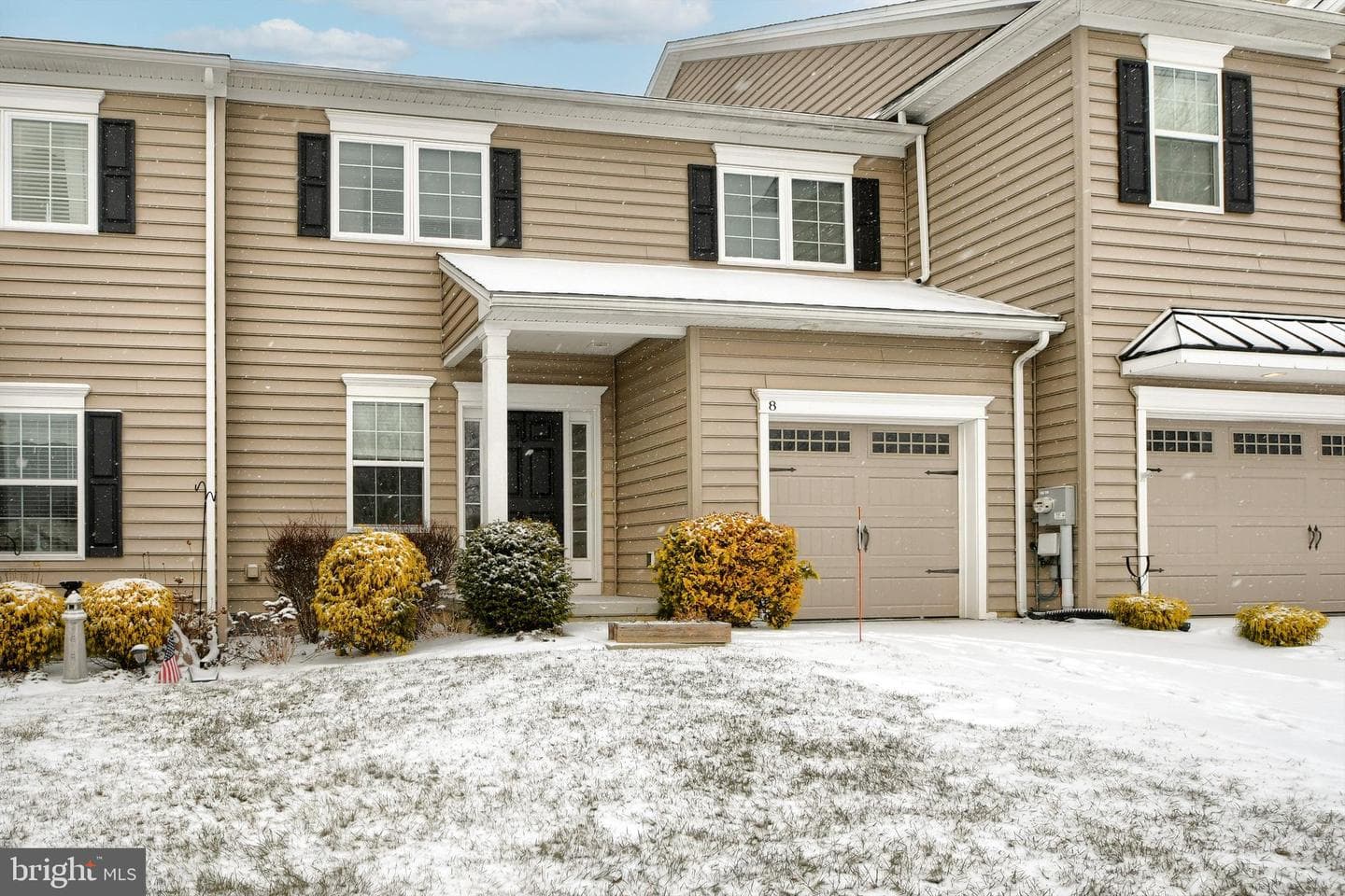 8 New Village Greene Drive photo 1