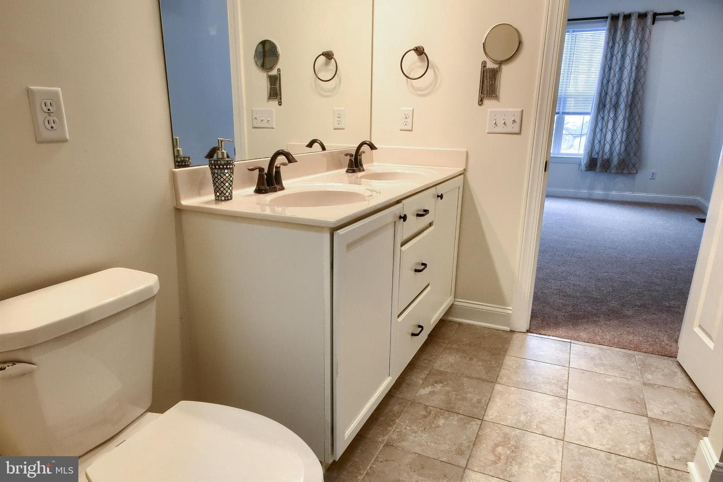 8 New Village Greene Drive photo 10
