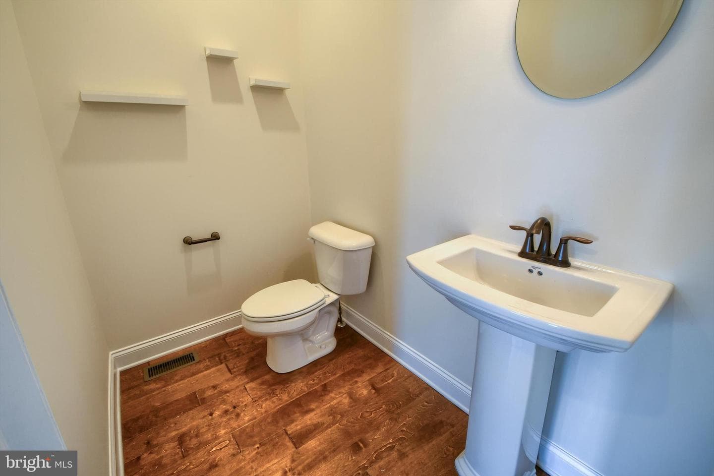 8 New Village Greene Drive photo 3