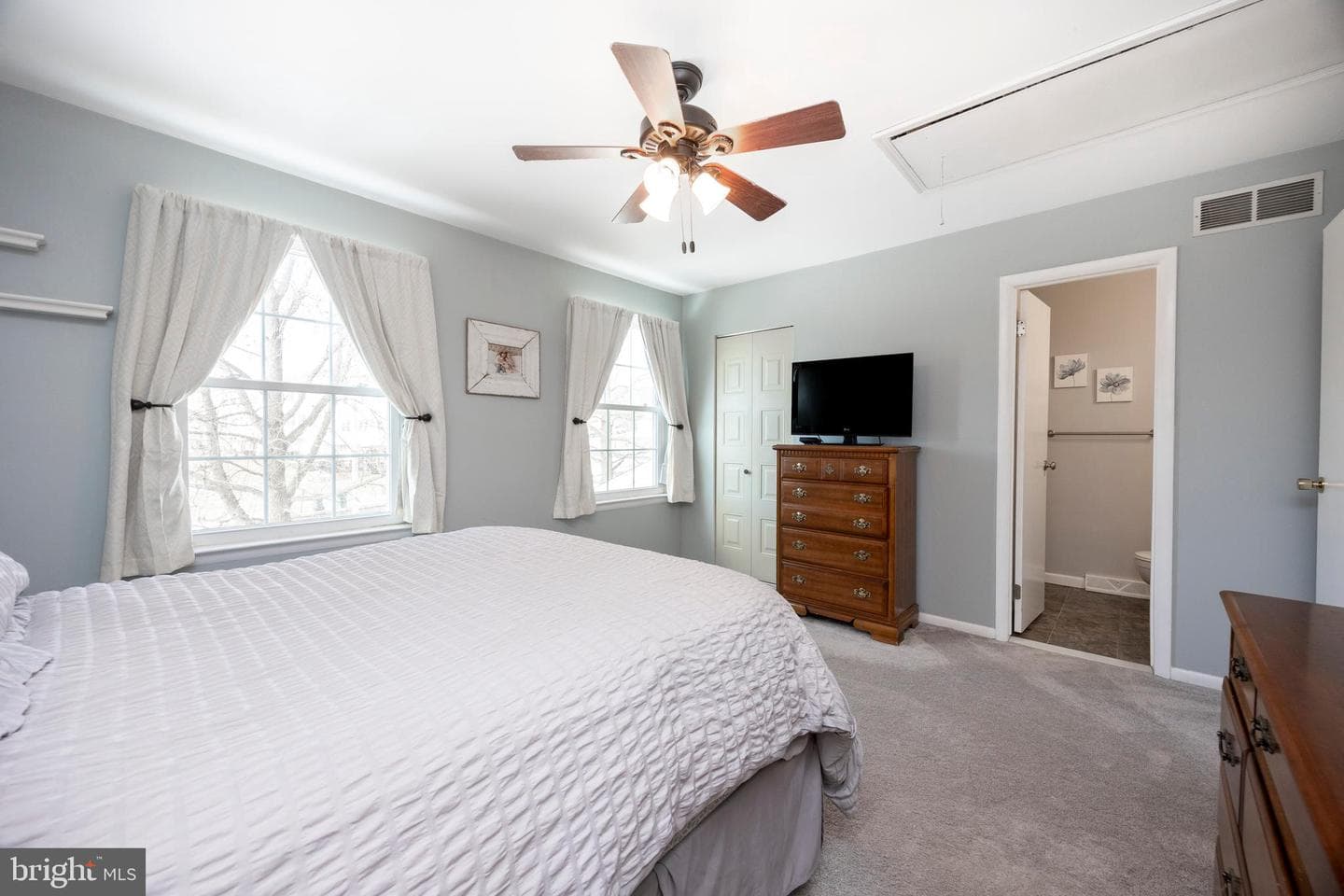502 Lancaster Court photo 16