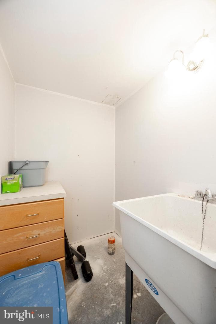 502 Lancaster Court photo 29