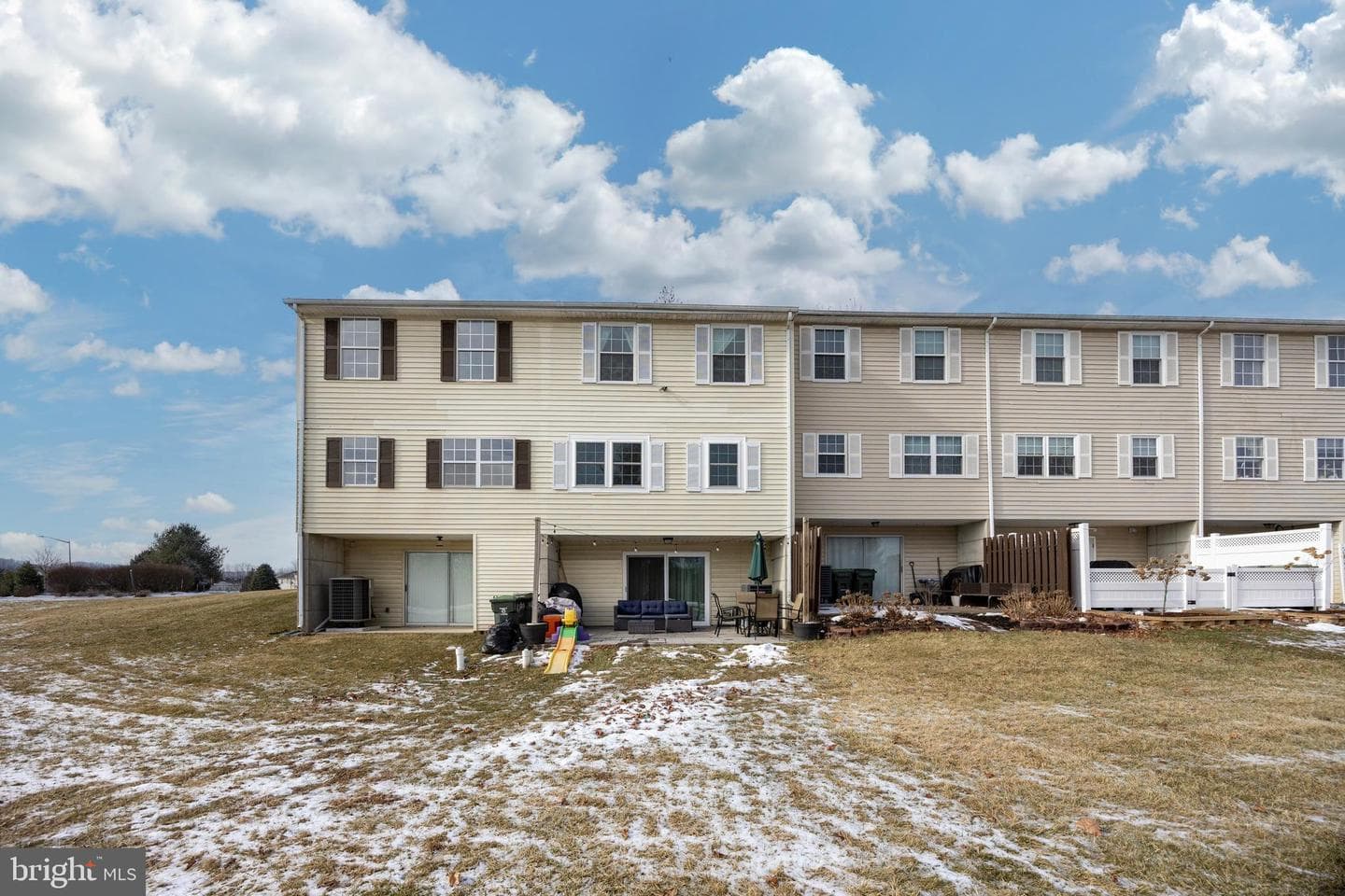 502 Lancaster Court photo 32