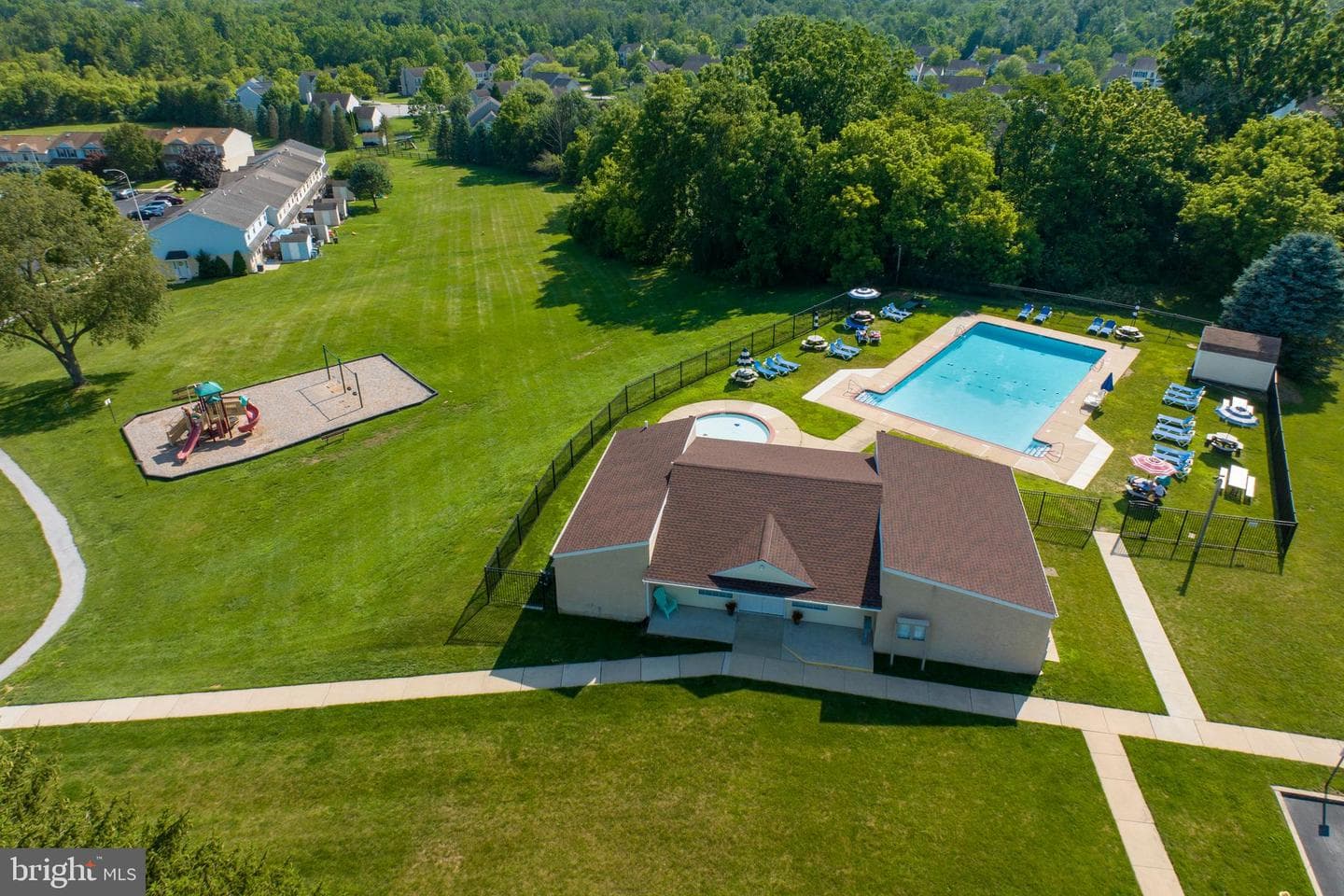 502 Lancaster Court photo 42