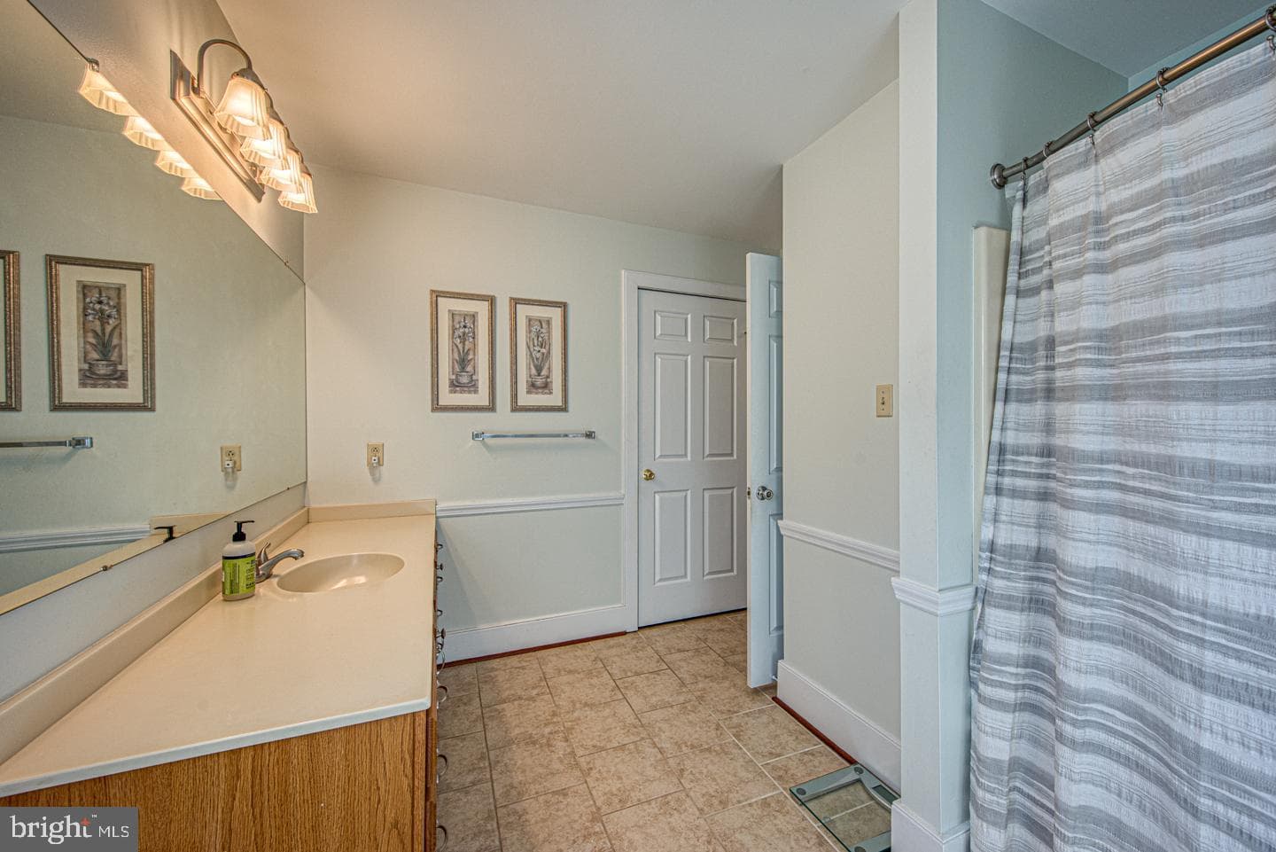 463 Chambers Lane photo 46