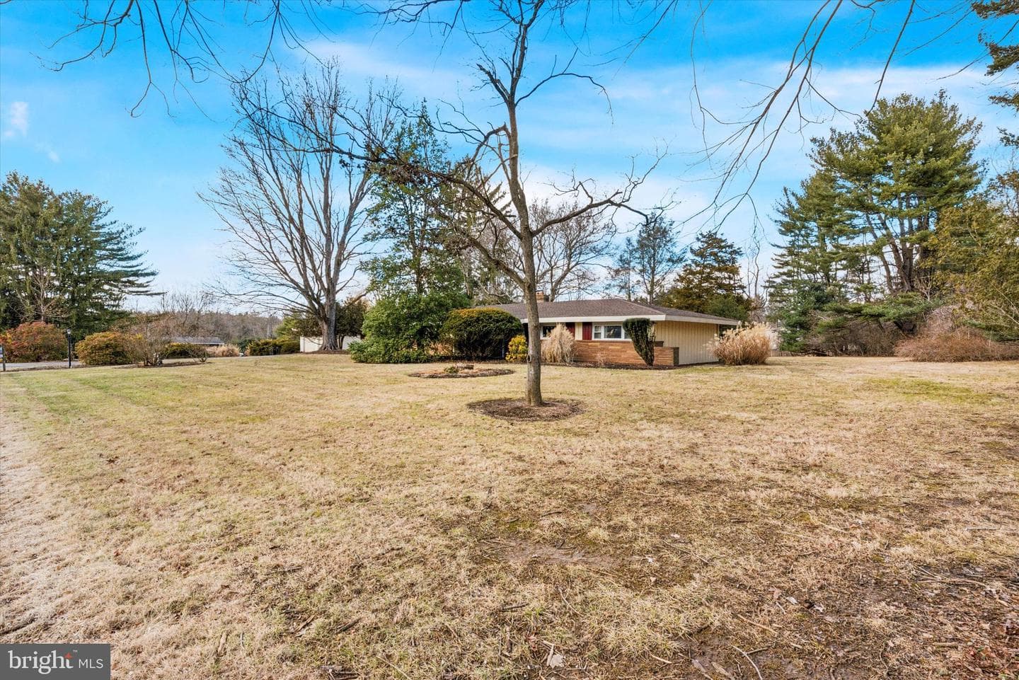 993 Deerfield Lane photo 3
