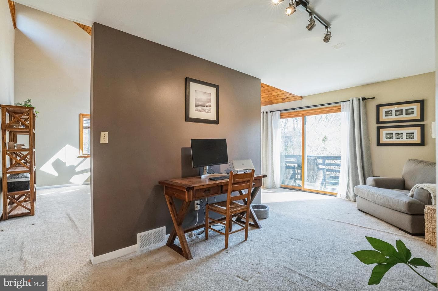 206 Downing Road photo 23