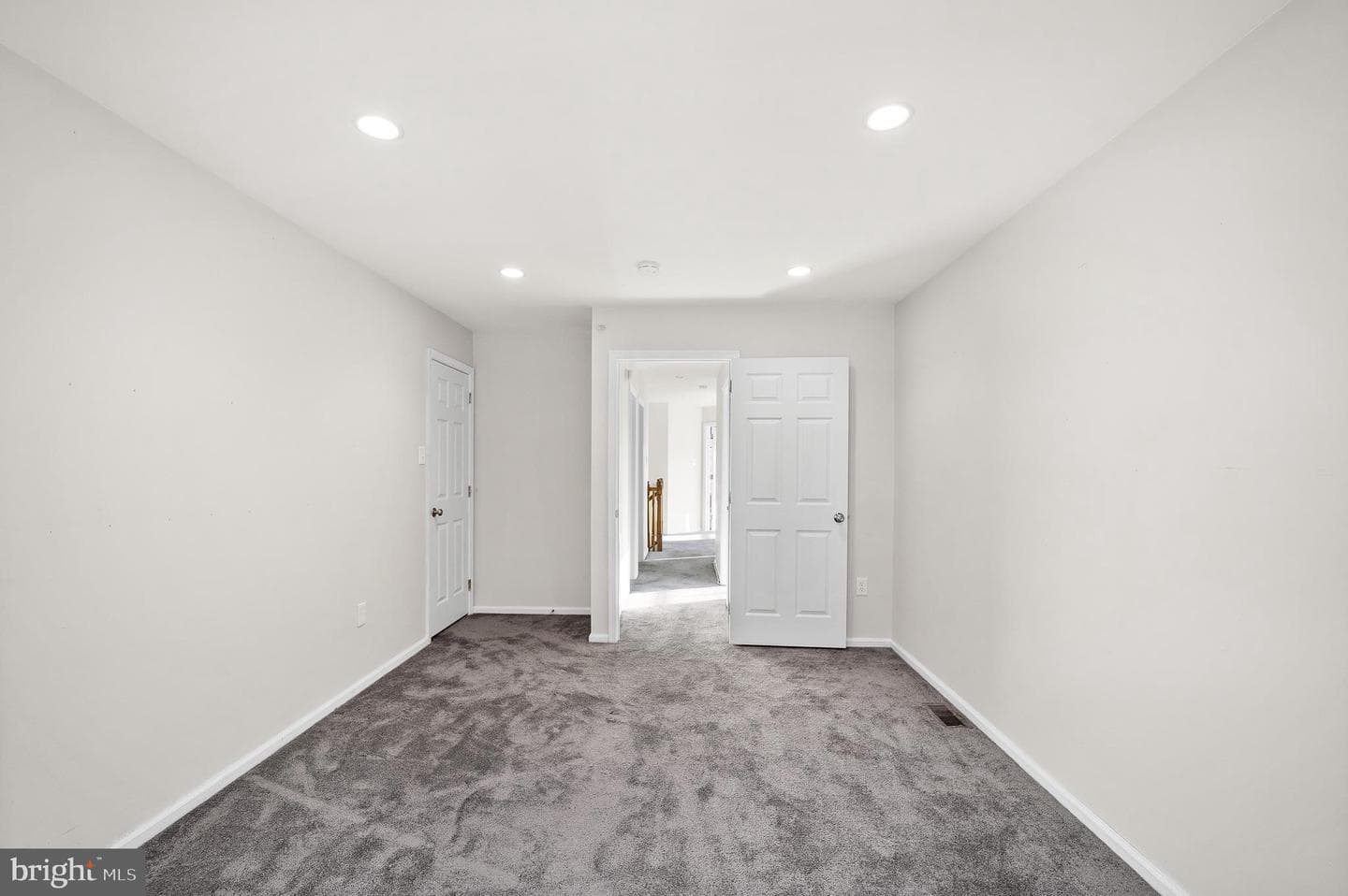 35 Kennedy Drive photo 28