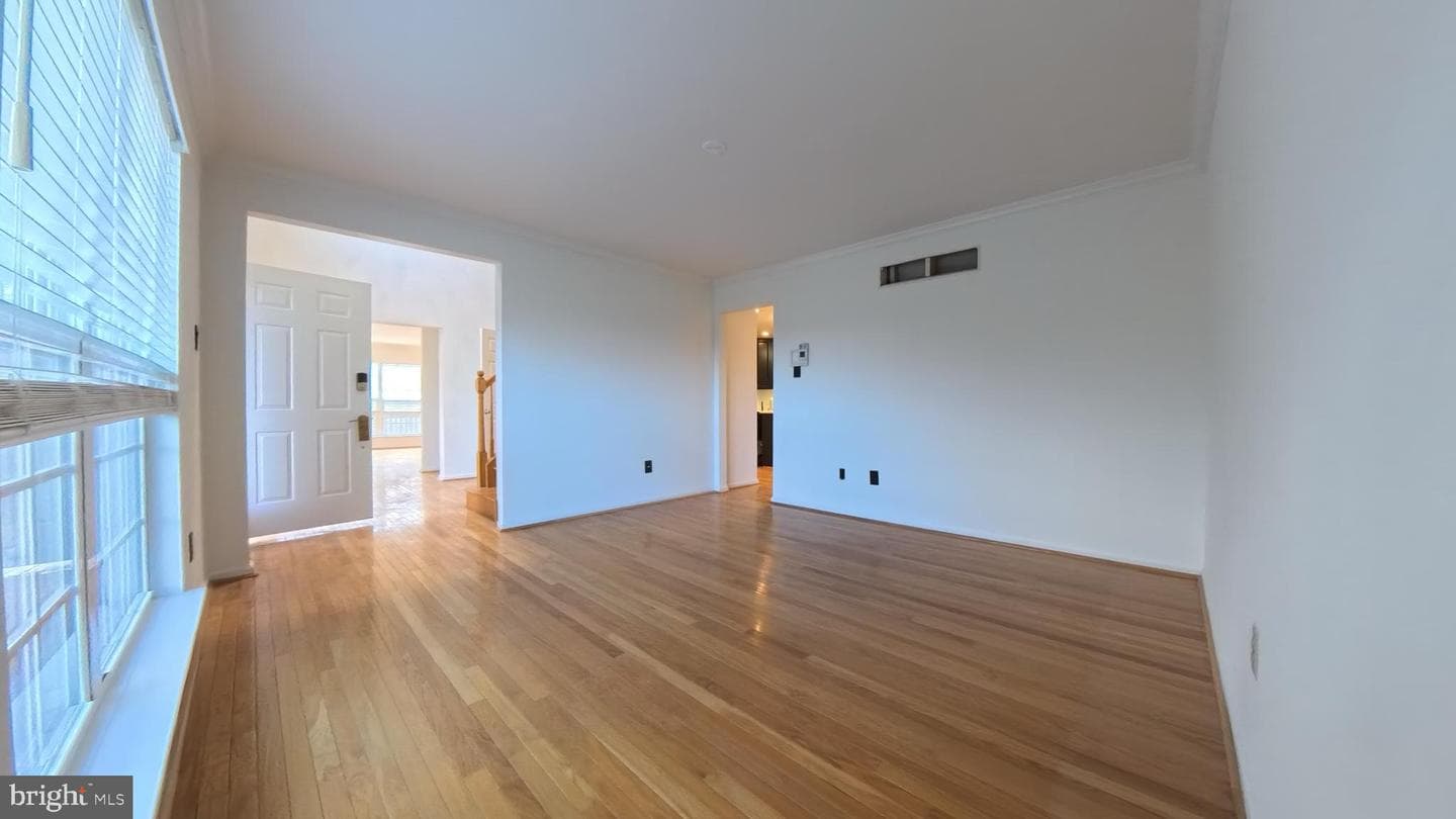 114 Fairfax Court #2204 photo 2