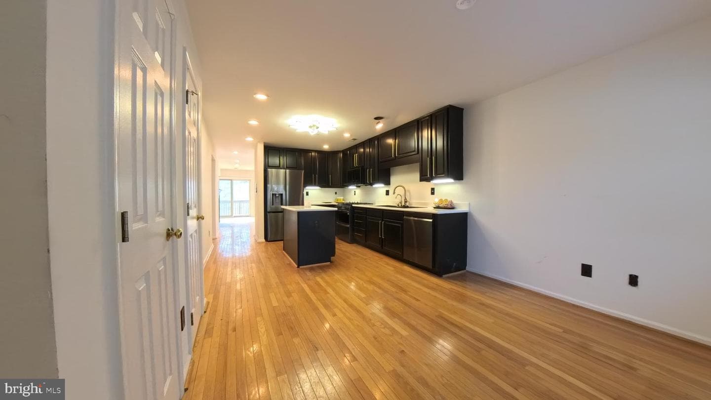 114 Fairfax Court #2204 photo 8
