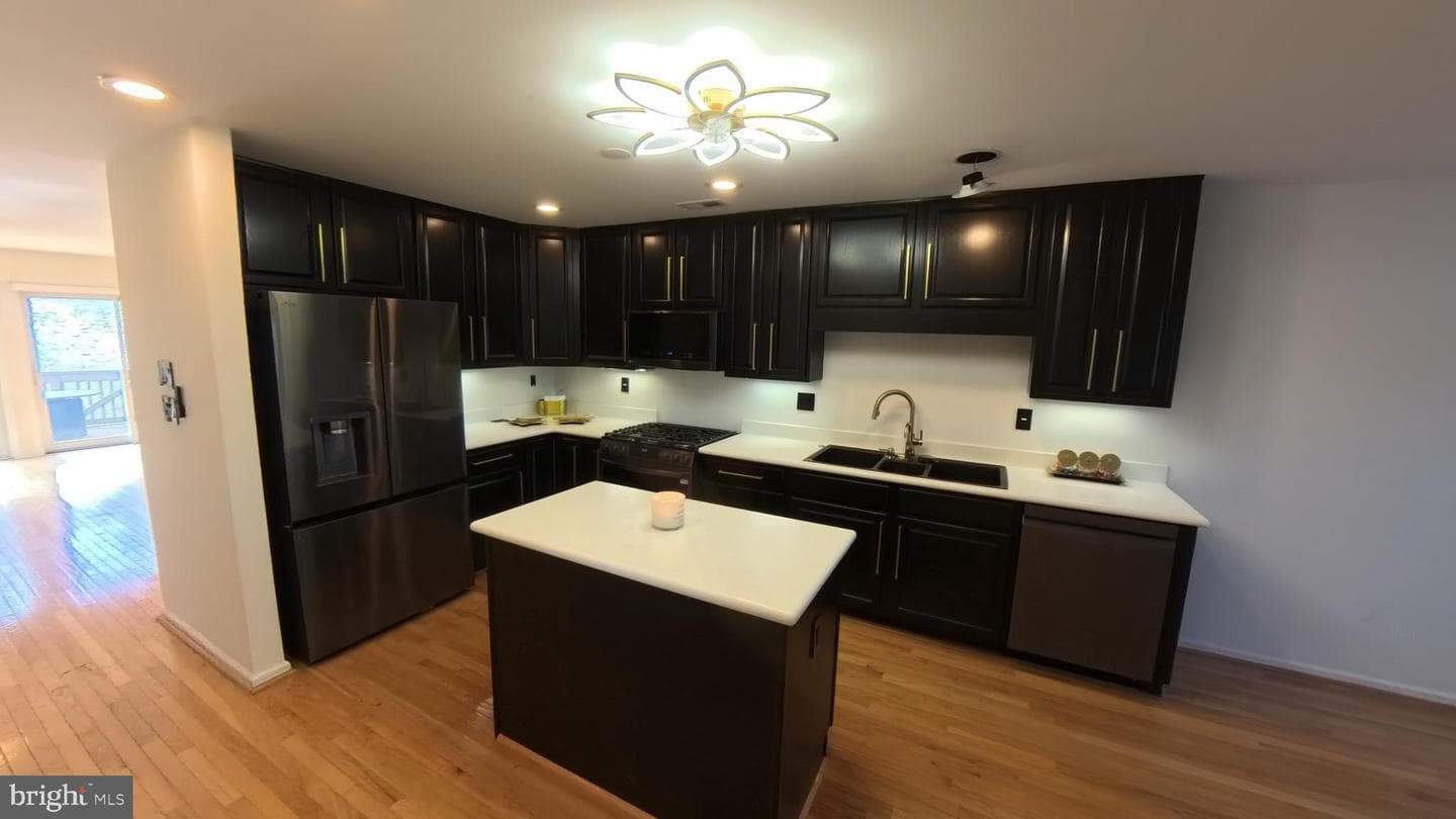 114 Fairfax Court #2204 photo 9