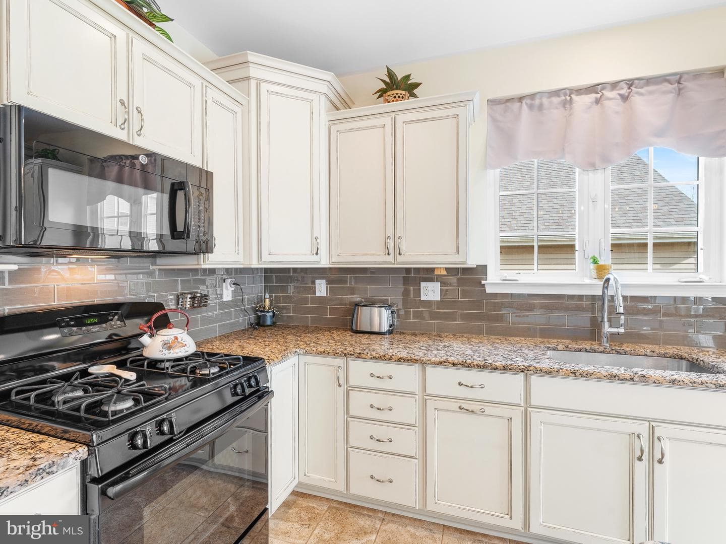319 Gossell Road photo 10