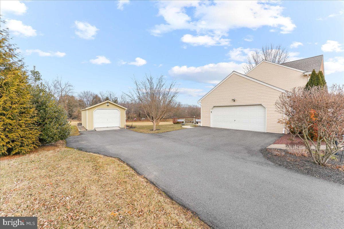 22 Somerset Drive photo 27
