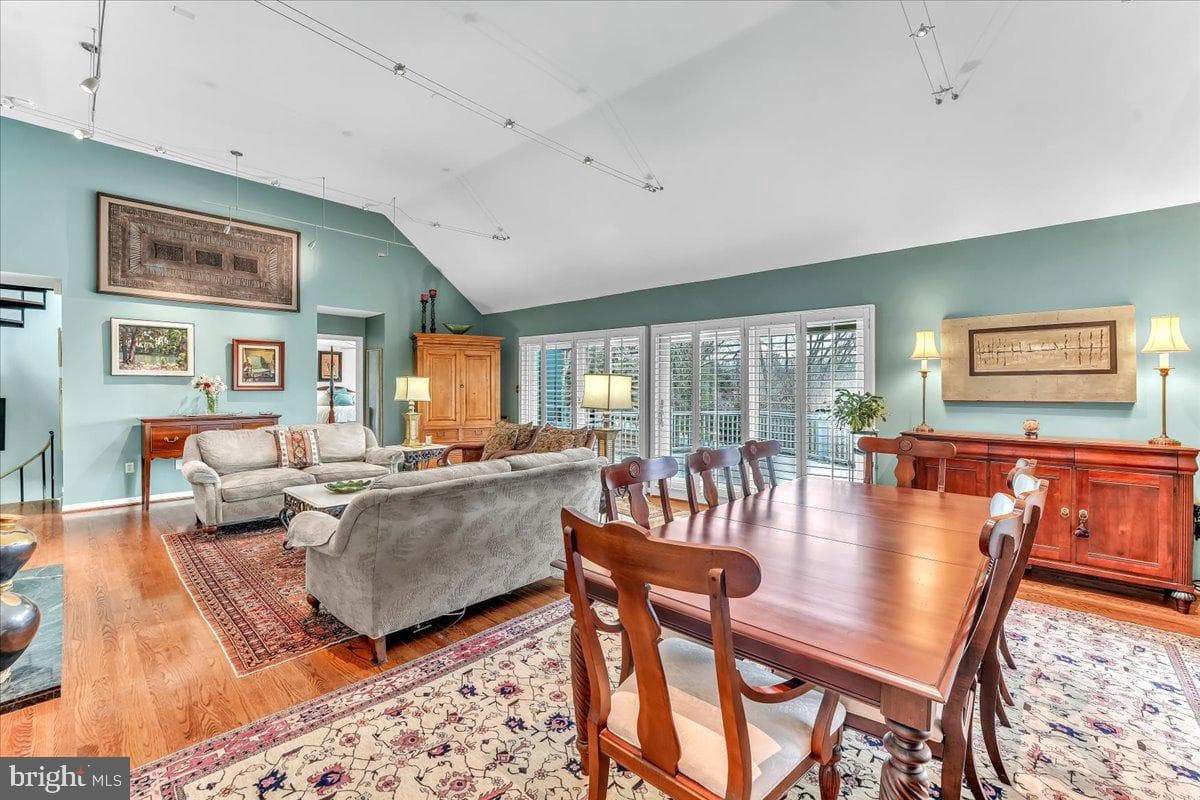 35 Southridge Drive photo 9