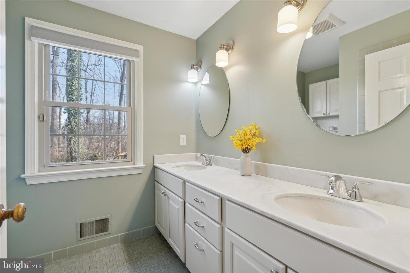 50 Fawn Lane photo 19