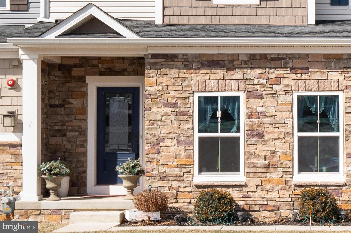 678 Cascade Way photo 2
