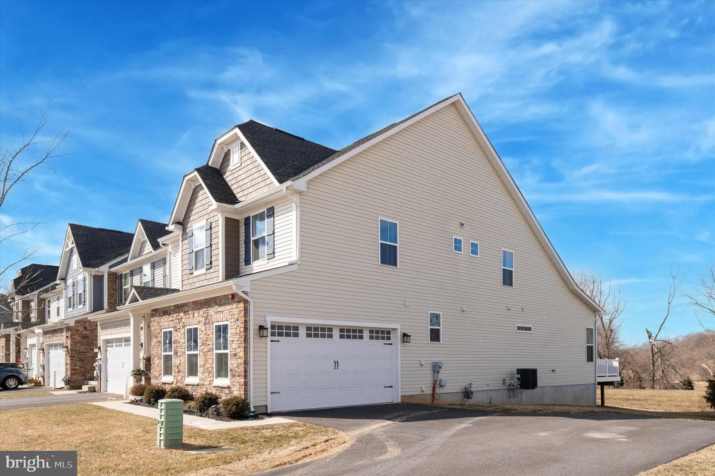 678 Cascade Way photo 3