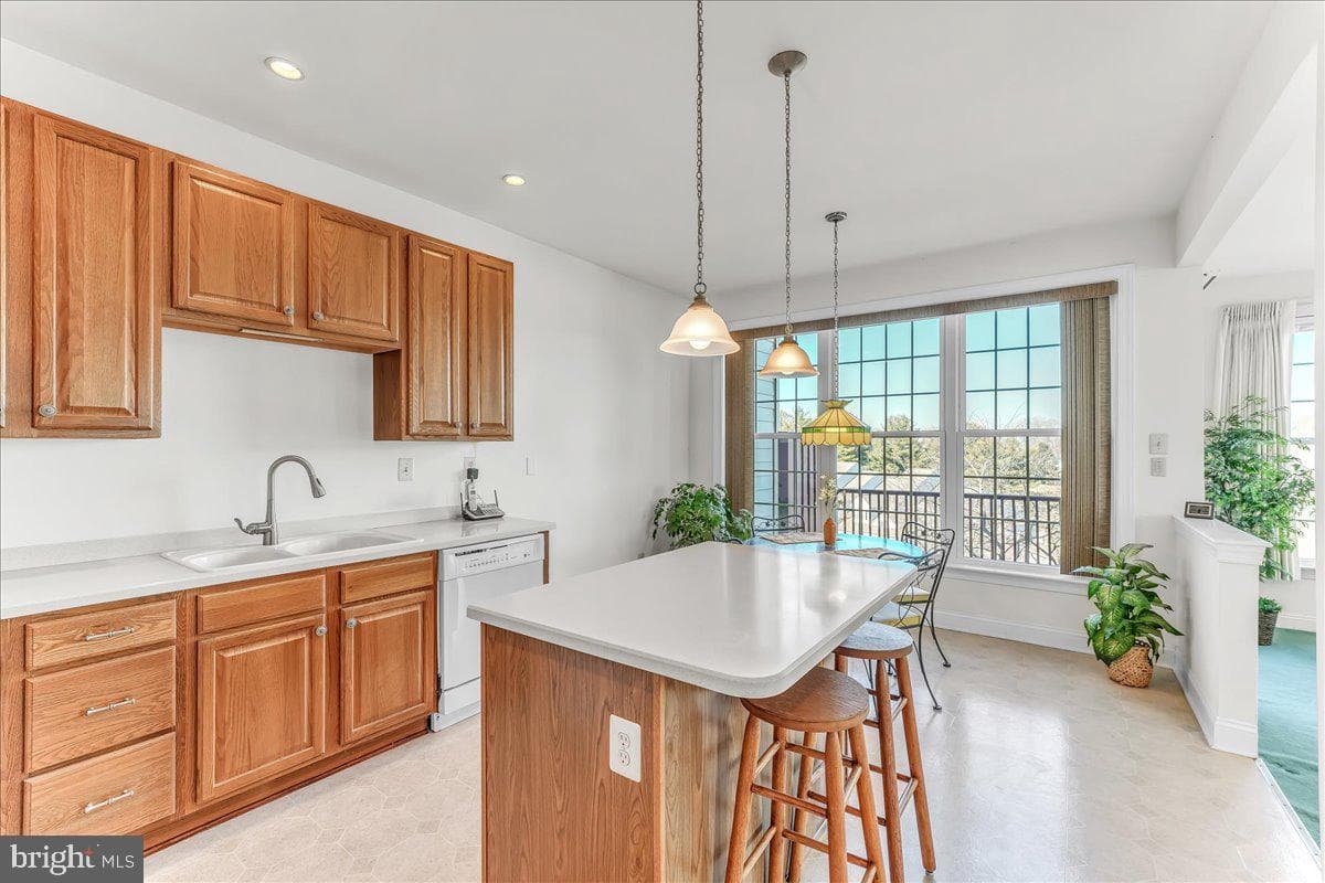 216 Greenbriar Drive photo 13