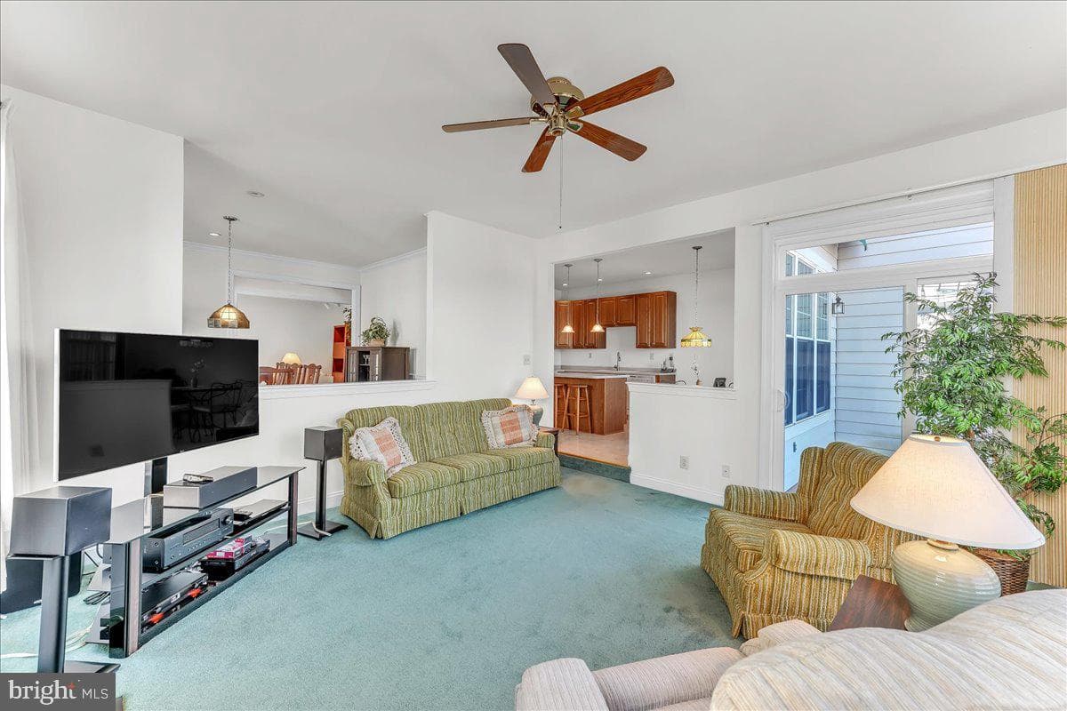 216 Greenbriar Drive photo 18
