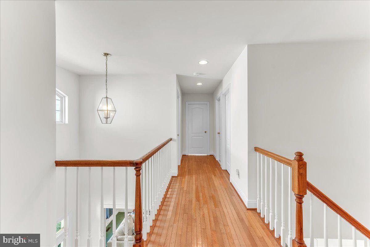 216 Greenbriar Drive photo 22