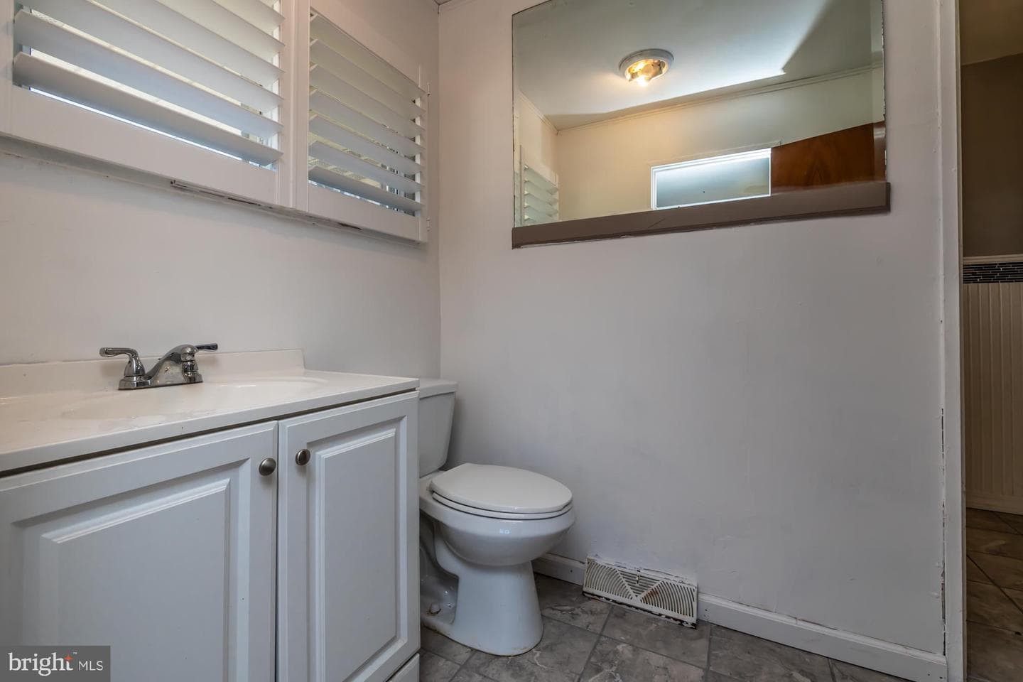 157 S 10th Avenue photo 13