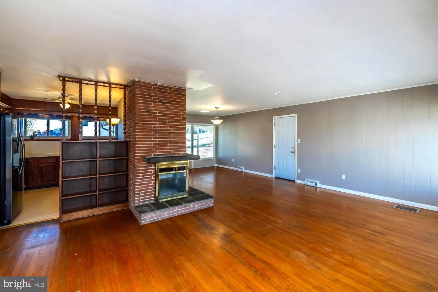 157 S 10th Avenue photo 2