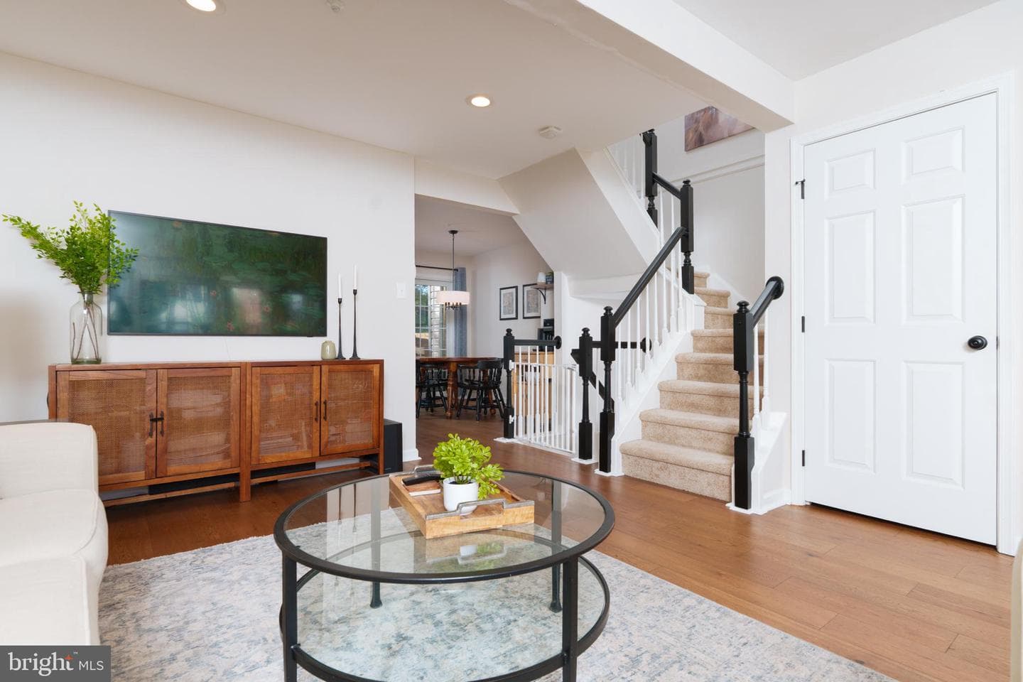 579 Coach Hill Court photo 2