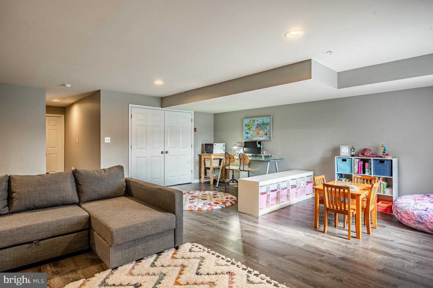 272 Kestrel Court photo 32